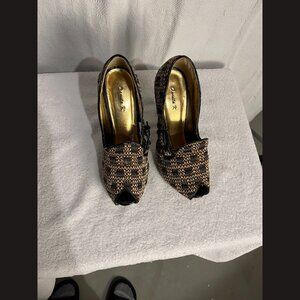 Danita k women's black and brown knitted pumps buckle accents size 8